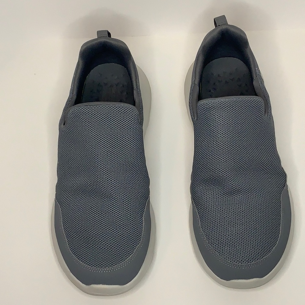 Skechers Gen 5, Go Walk, men’s size 10.5, gray